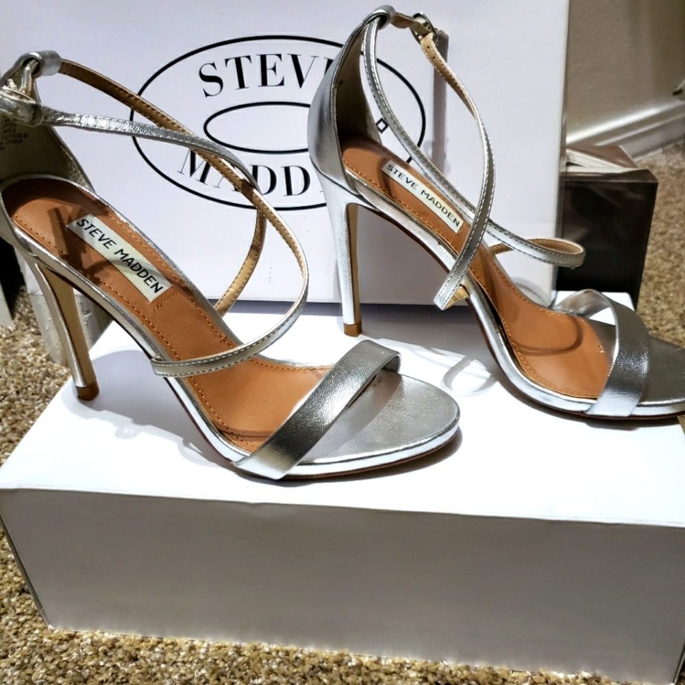 Steve Madden Silver Sandal